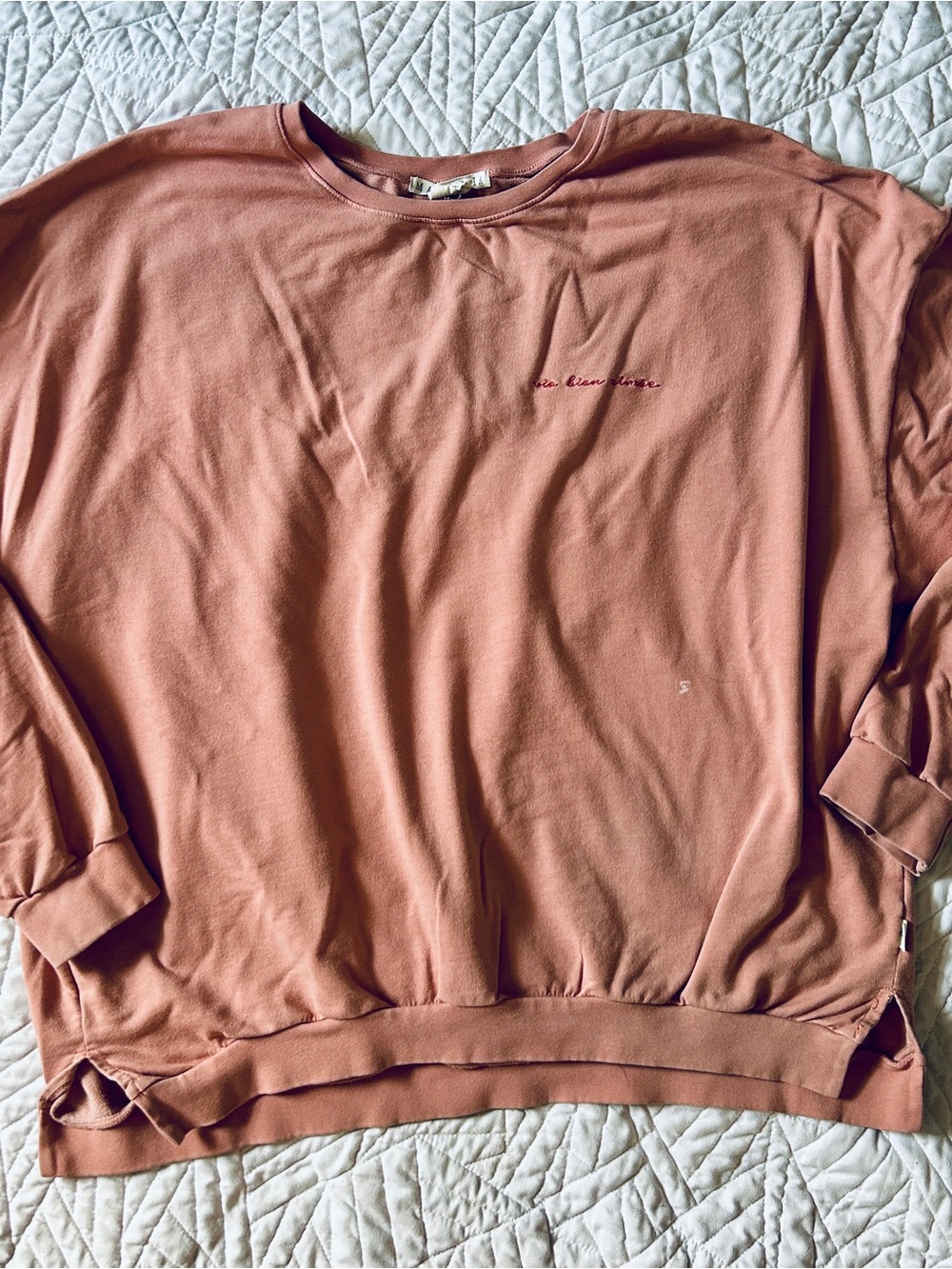 Magnolia "Vie Bien Aimée" crewneck sweatshirt